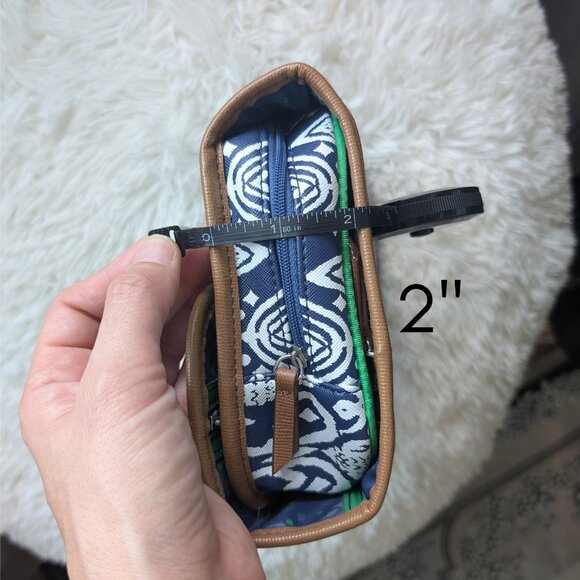 Stella & Dot, Hanging Travel Roll Organizer, Blue/White Ikat Print - Picture 13 of 13